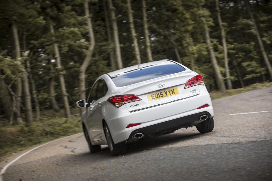  Hyundai i40 Sedan 2015 года  (UK) (фото 12 из 22)